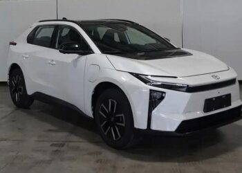 Toyota представила електричного конкурента RAV4: все про новий bZ4X