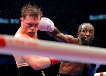 Тренер Кроуфорда оцінив шанси у разі реваншу з Альваресом