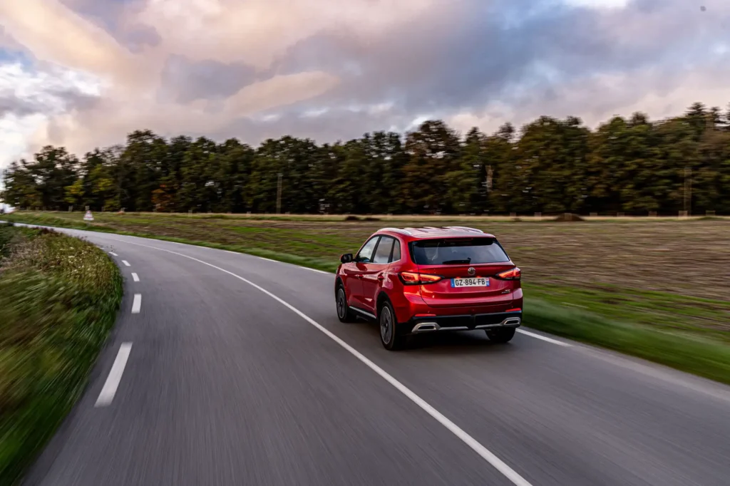 suv mg zs