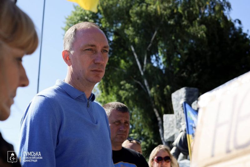 «Не мовчи! Полон вбиває»: голова ОВА в Охтирці поспілкувався з рідними полонених захисників