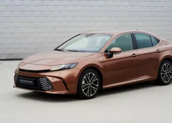 Чому нова Camry підходить і для бізнесу, і для сім’ї