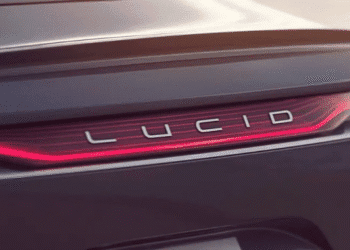 Найдешевший Lucid стане небезпечним суперником Tesla