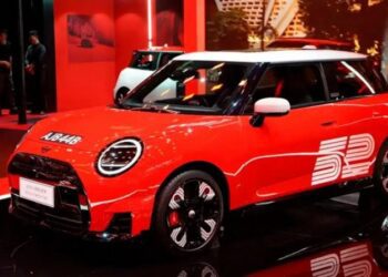 MINI повертає легенду: компанія створила електричного нащадка легендарного переможця ралі Монте-Карло