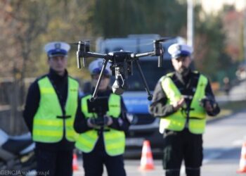 Поліція використовує дрони для контролю водіїв: де вже впроваджено, що фіксують та які штрафи