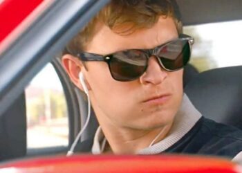 Чи безпечно слухати музику за кермом автомобіля: відповідь експертів