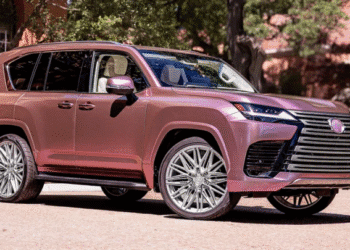 Салон краси на колесах: дебютував незвичний позашляховик Lexus у стилістиці Барбі (ФОТО)