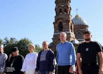 Голова ОВА З нагоди Дня міста вручив відзнаки жителям Тростянецької громади