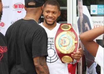 Браян Норман про зростання популярності: “І що тепер? Накупити наркотиків? Почати тусуватися і ходити по клубах? Ні, це не по мені”