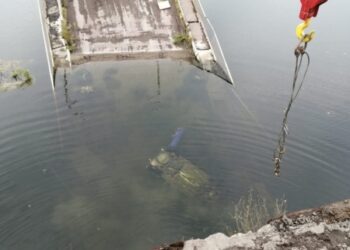 Через безвідповідальність співробітника облавтодору на Сумщині в річку злетіла автівка з військовими