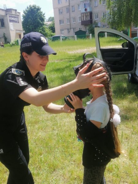 Цікава зустріч поліцейських та учнів Шосткинської школи №13 (+фото)