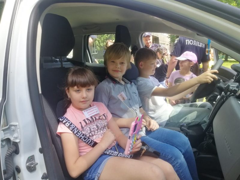 Цікава зустріч поліцейських та учнів Шосткинської школи №13 (+фото)