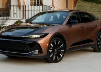 Фахівці назвали 13 кращих вживаних авто з дуже низьким споживанням пального