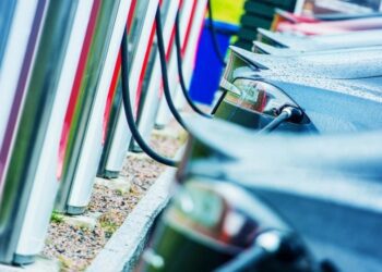 Скільки зараз коштує зарядити електромобіль в Україні