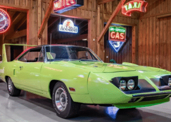 Капсула часу за $300 000: виявлено культовий американський спорткар 70-х у новому стані (ФОТО)