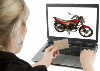 Конотопчанка хотіла придбати триколісний мопед, натомість потрапила в тенета шахраїв і втратила понад 30 тис грн