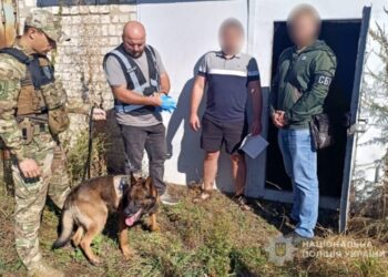 На Конотопщині поліцейські викрили чоловіка у незаконному зберіганні зброї та боєприпасів