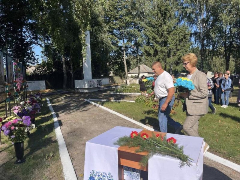 На Конотопщині відбулося відкриття пам’ятного знаку воїну-захиснику