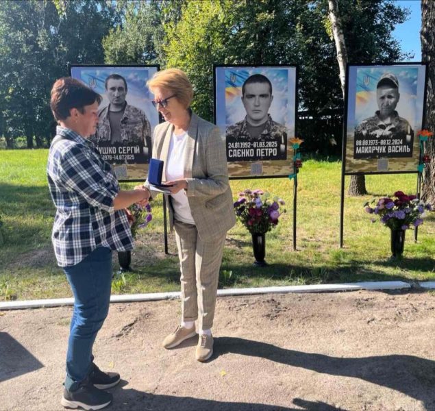 На Конотопщині відбулося відкриття пам’ятного знаку воїну-захиснику