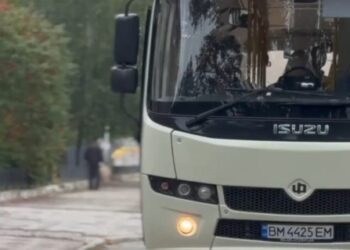 На маршрути Сум вийшли нові автобуси Ataman Isuzu