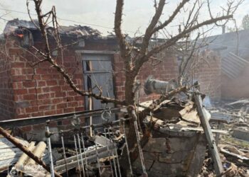 На Сумщині дрон рф влучив у житловий будинок: двоє поранених