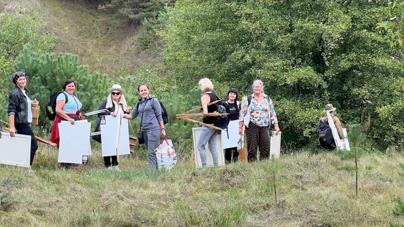 Напередодні Дня Десни шосткинські митці влаштували на берегах “зачарованої” художній пленер