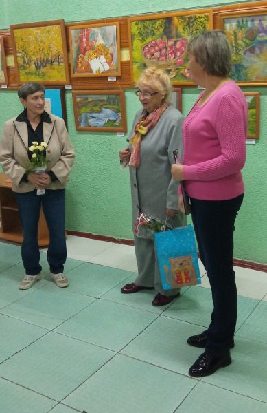 Осінні пейзажі та натюрморти: Елла Римська презентувала шосткинцям нову виставку картин