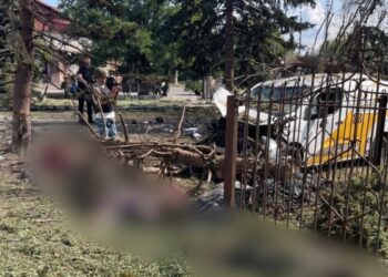 Росіяни скинули авіабомбу на мешканців Донеччини у черзі за пенсією: загинули 24 людини