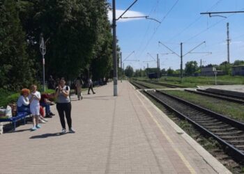 Сьогодні потяг “Шостка-Київ” відправився до столиці із запізненням на півгодини через надзвичайну ситуацію на залізниці (+ відео)