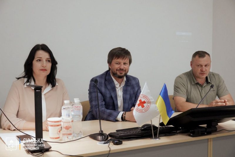 Сумщина отримала 150 дитячих бронежилетів від Товариства Червоного Хреста України