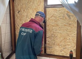 Триває ліквідація наслідків вчорашніх атак ворожих БПЛА на Сумську громаду