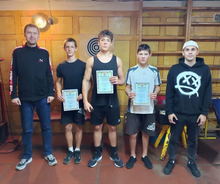 У Конотопі серед молоді пройшли змагання з дартсу