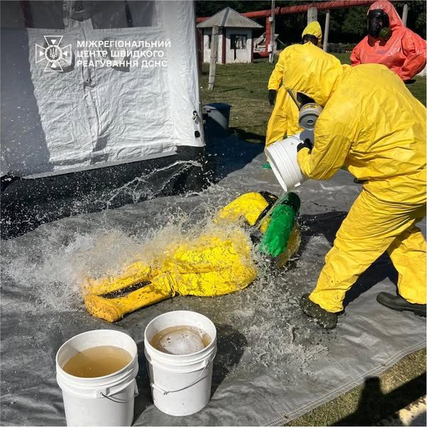 У Міжрегіональному центрі ДСНС відбувся випуск рятувальників-хіміків