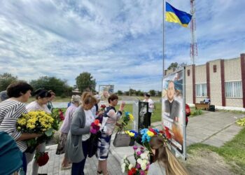 У Мутині на Кролевеччині відкрили алею памʼяті та слави