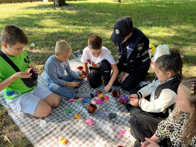 У Ромнах поліцейські провели захід для дітей у межах психоемоційних практик