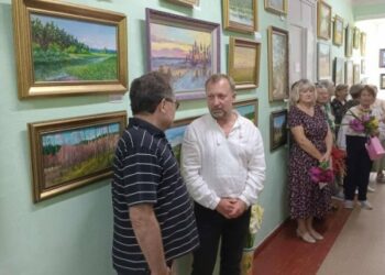 У Воронежі колишній військовий Олександр Куліченко представив землякам виставку своїх картин