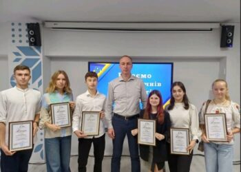 Учні Роменського ліцею №2 стали стипендіатами голови Сумської ОДА