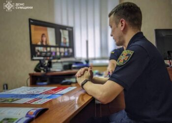 В Шосткинському районі рятувальники в онлайн-режимі навчають молодь правилам безпеки