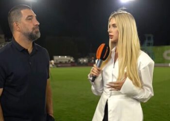 ВІДЕО. Арда Туран відпустив футболіста Шахтаря через особливу ситуацію