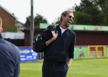 ВІДЕО. Колишній футболіст збірної Англії програв суперечку і став маскотом