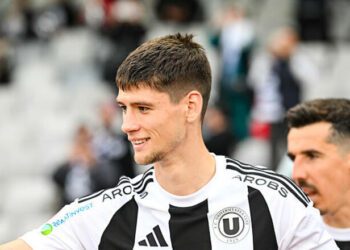 ВІДЕО. Народжений форвардом. Як грає румунський новачок Динамо