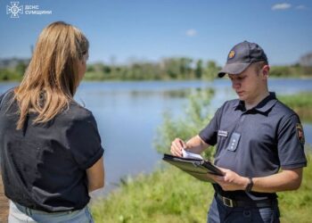 Відпочинок на водоймах, де велися бойові дії або були ворожі удари – небезпечний, попереджає ДСН.