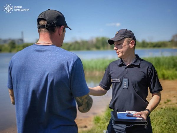 Відпочинок на водоймах, де велися бойові дії або були ворожі удари &ndash; небезпечний, попереджає ДСН.