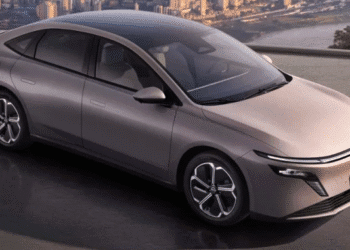 Nissan повністю розсекретив дешевий великий седан: фото і ціна