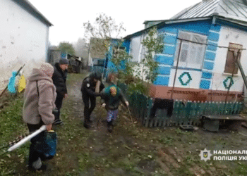 100-річну бабусю з прикордоння Сумщини евакуювали «Білі янголи»