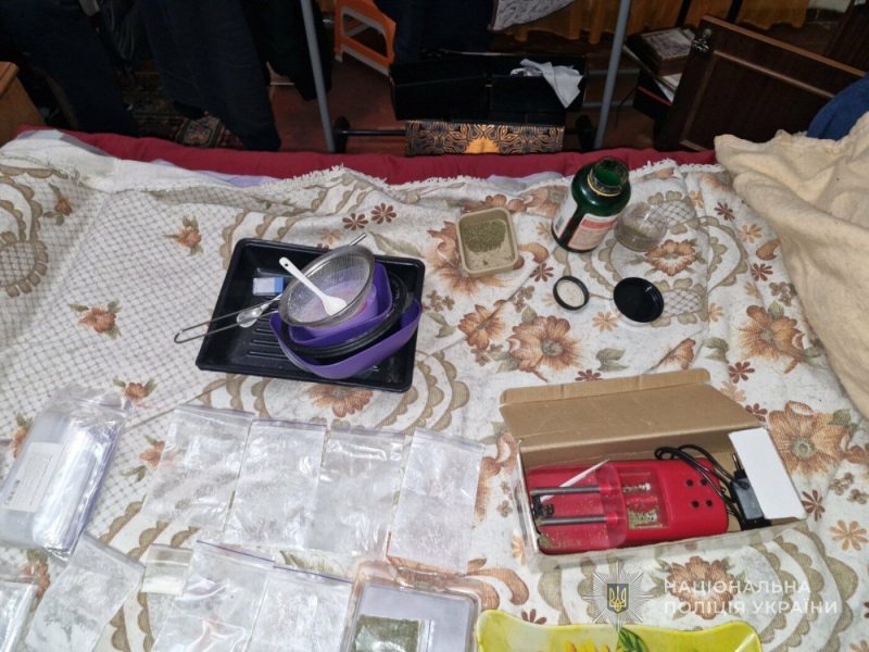 Сумчанина судитимуть за зберігання та збут амфетаміну й канабісу