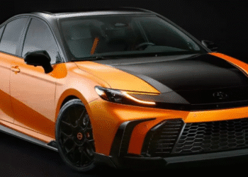 Недорогий бестселер Toyota Camry зробили крутішим і показали на фото