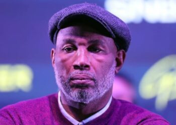 Леннокс Льюїс закликав Усика завершити кар’єру, указавши на висоту польоту