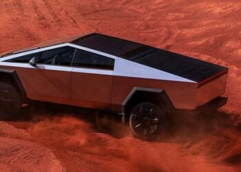 Tesla випадково розкрила реальну кількість випущених Cybertruck