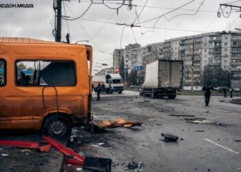 Ворожий БпЛА влучив у дорогу у Сумах: є руйнування та травмовані люди