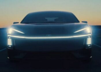 Toyota показала футуристичну концепцію нової Corolla (ФОТО)